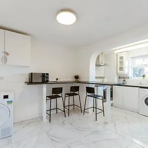 Guest house Stratford Cosy - 37, London